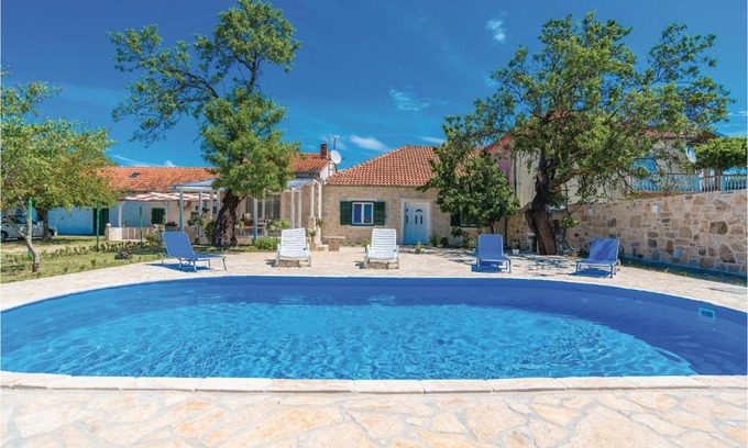 Sopot Casa | Four-Bedroom Holiday Home in Podlug