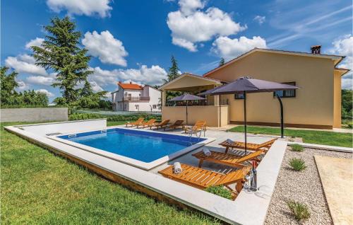 Heki Casa | Four-Bedroom Holiday Home In Pazin