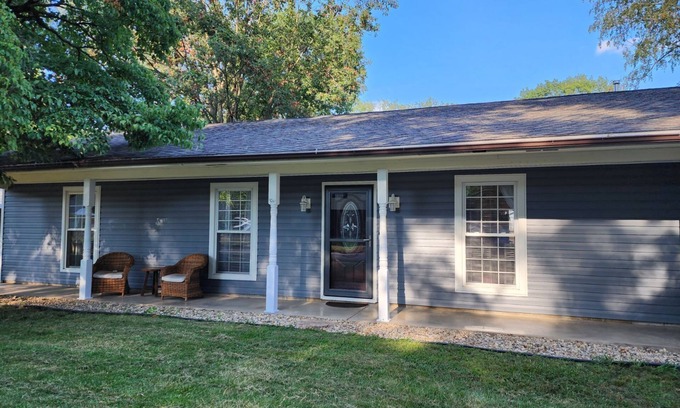 Terre Haute Casa | Four Bedroom Home In Terre Haute. ISU Rose Hulman