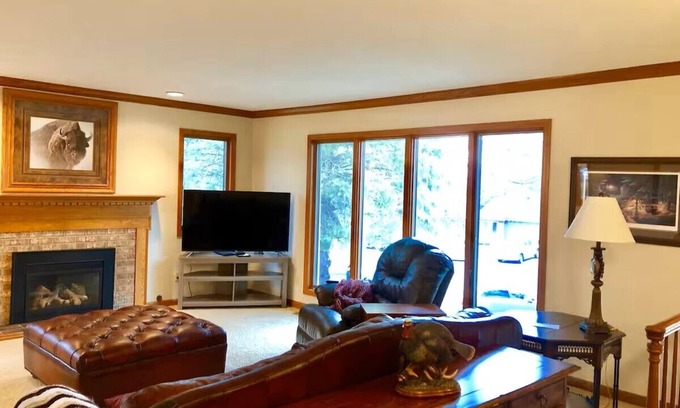 Sioux Falls Casa | Four Bedroom Home with Great Surroundings