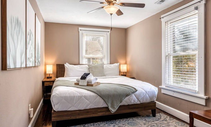 St. Charles Historic District Casa | Four Bedroom House Walkable to Main St by StayLage