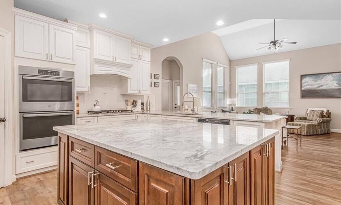 Atascocita Casa | Four bedroom luxury home with luxury beds- sleeps 9
