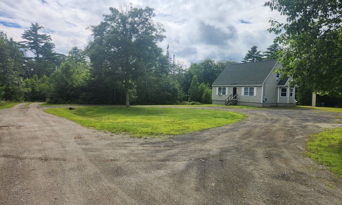 Northport Casa | Four Bedroom Plus Bonus Room Cape in Quiet setting
