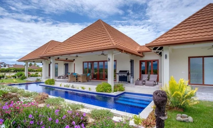 Nadi Villa | Four Bedroom Riverfront Villa 79/4