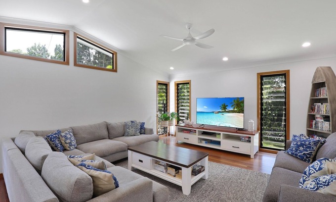 Amity Point Casa | Four bedroom, Two Bathroom House Sleeping 10
