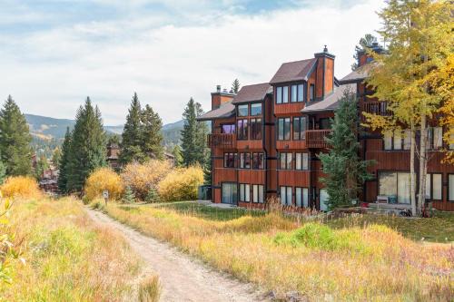 Four O'Clock Casa | Four OClock Lodge #21 by Great Western Lodging