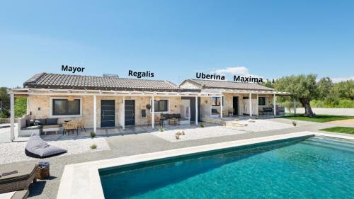 Afytos Apartamento | "Four Olives" Luxury Rooms, Afitos #FeelsLikeHome
