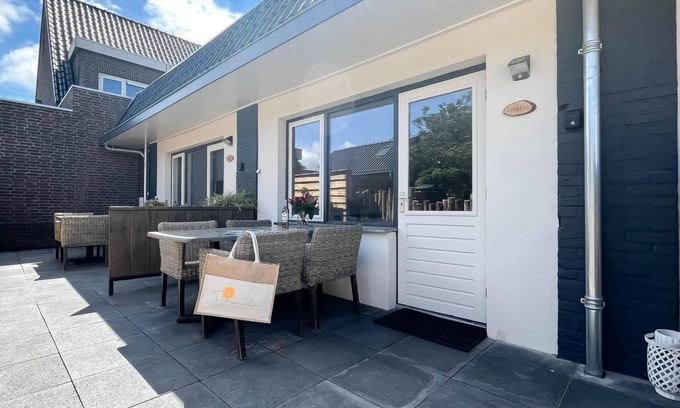 Camperduin Casa | Four-person holiday home with a beautiful location near the beach and dunes