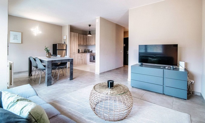 Paradiso Apartamento | Four-room apartment next to LUdeS (Pazzallo 10)