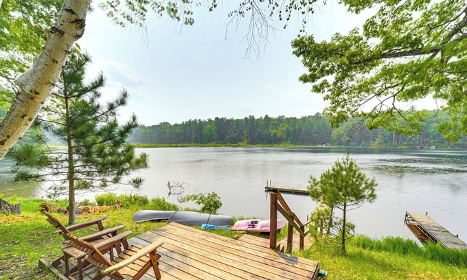 Solon Springs Cabina | Four-Season Lake Cabin w/ Canoe & Paddle Boat!