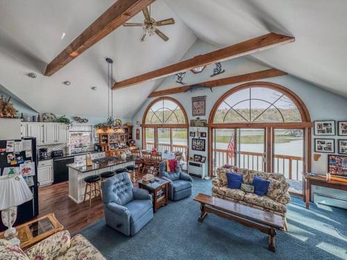 Ludlow Chalet De Esquí | Four Season Ski, Lake & Golf Home on Lake Rescue