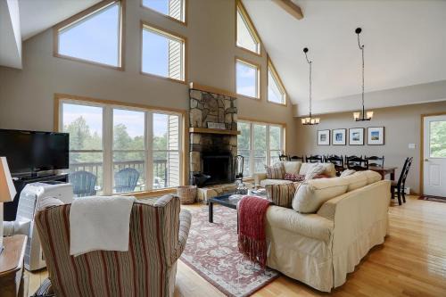 Waterbury Center Casa | Four Seasons Chalet