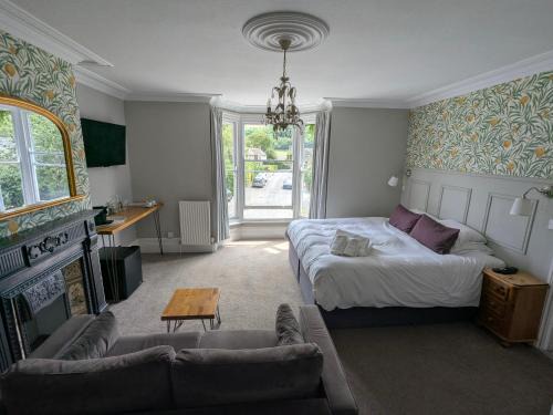 Castleton Casa | Four Seasons Guesthouse