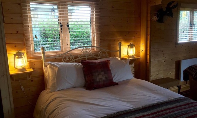March Cama Y Desayuno | Fourwinds Leisure