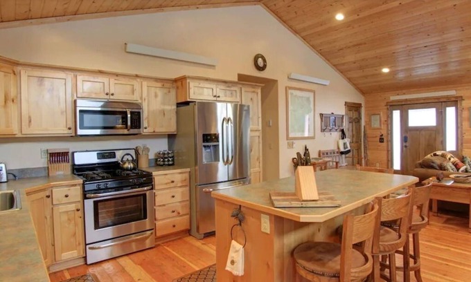 Lazy Acres Casa | Fox Den Lodge