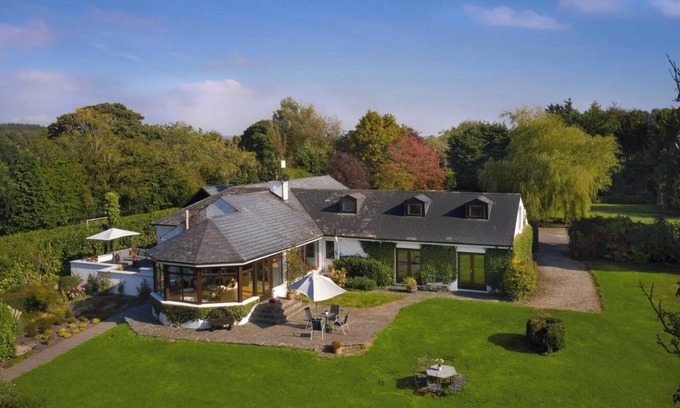 County Meath Casa | Fox House - 4 Bedrooms - 3 Bathrooms -Free Parking