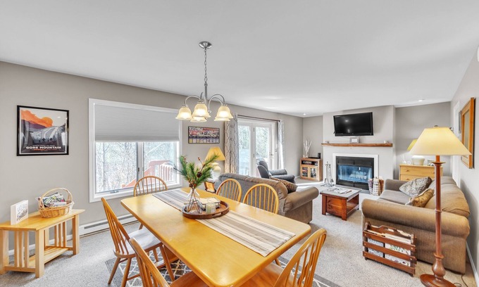 North Creek Casa | Fox Lair 29l - Cozy End Unit With Mountain Views 2 Bedroom Townhouse by The Summit at Gore Mountain