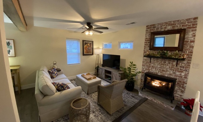 Bridgeton Townshp Cabaña | Fox Ridge Cottage! Pets welcome!