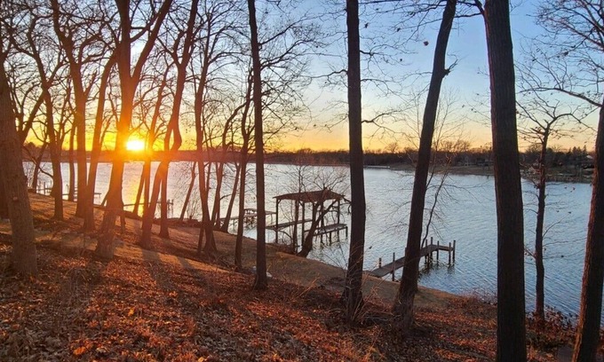 Appleton Casa | Fox River Retreat...Sunsets on Palisades