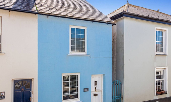 Malborough Cabaña | FOXBEAR, pet friendly, character holiday cottage in Malborough
