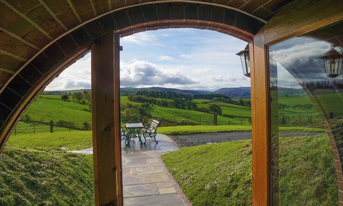 Rhayader Cabaña | FOXES VIEW, pet friendly, character holiday cottage in Rhayader