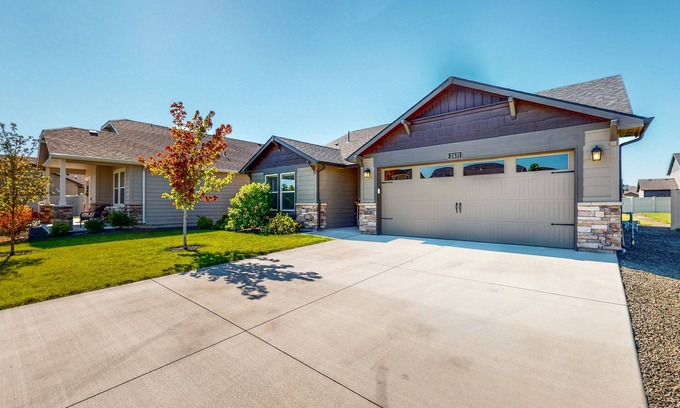 Nampa Casa | Foxglove Place | House in Nampa with a large yard, hot tub, & firepit