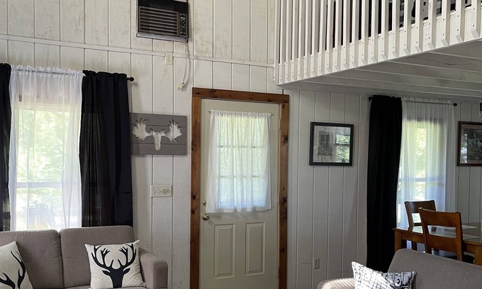 Columbia Cabina | Foxwood Cabins a peaceful get away in South Central Iowa Oak Woods