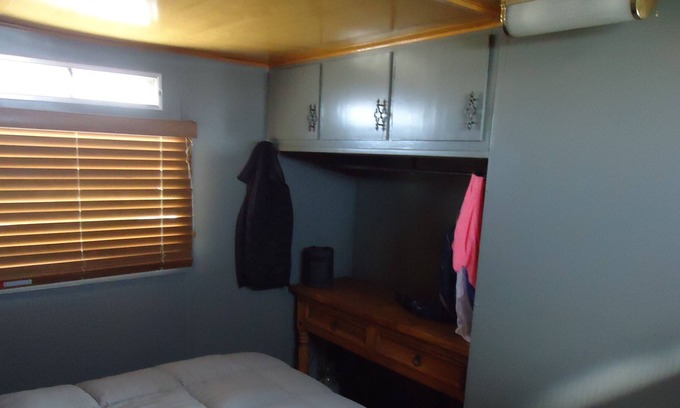 Bombay Beach Casa | FOY SPA RESORT Niland Retro1958 Spartan Mobile Home Gym-Pools-pickleballle ball