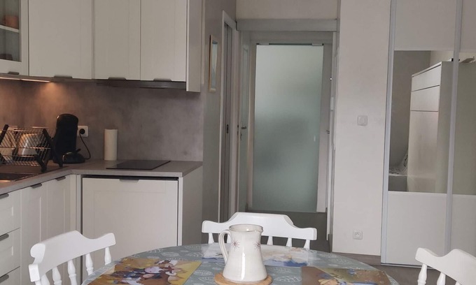 Autrans-Meaudre-en-Vercors Apartamento | Estudio renovado en Autrans, 27m², balcón, cerca de pistas de esquí, parking privado, 4 personas