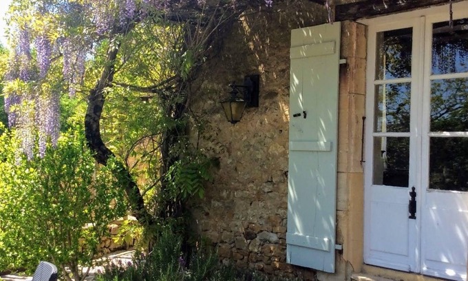 Coux-et-Bigaroque-Mouzens Casa | Un hermoso período de alojamiento rural para 6 personas en una aldea tranquila al lado del río Dordoña.