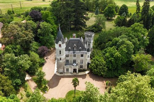 Javerlhac-et-la-Chapelle-St-Robert Cama Y Desayuno | château de Puymoger