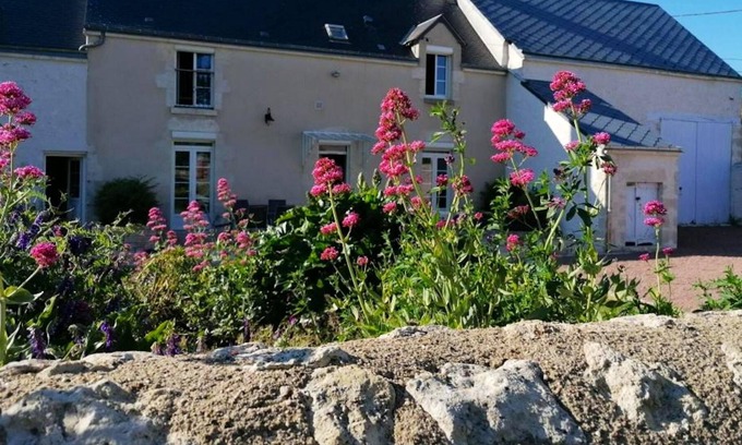 La Chapelle-Saint-Martin-en-Plaine Casa | Homerez - Casa para 9 pers. con jardín en La Chapelle-Saint-Martin-en-Plaine