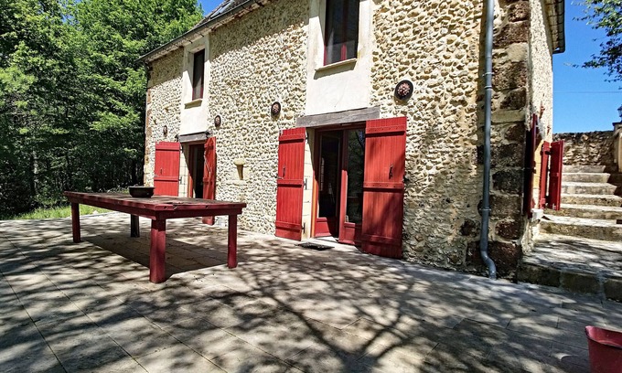 Rouffignac-Saint-Cernin-de-Reilhac Casa | En el corazón de la Dordoña, casa para 6, piscina