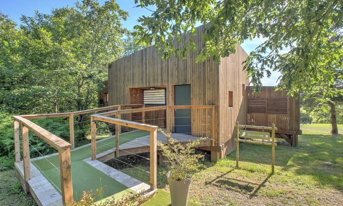 Saint-Felix-de-Reillac-et-Mortemart Casa | Lodge Grand Air – Jacuzzi Privado, Vista al Golf y Estancia Natural de Alta Gama