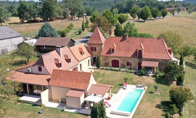 Saint-Felix-de-Reillac-et-Mortemart Casa | Gîte du pigeonnier with swimming pool Périgord noir 6 people 165€ per night