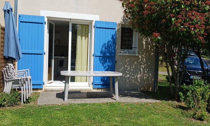 Saint-Geniez-d'Olt Condominio | Charmante Résidence au Pied du Plateau de L'aubrac Saint Geniez D'olt 2 Piscine