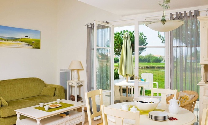 L'Aiguillon-sur-Vie Casa | Le Domaine de Fontenelles by Interhome