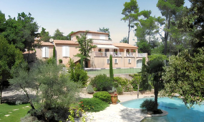 Saint-Maximin-la-Sainte-Baume Villa | Homerez - Villa en Saint Maximin