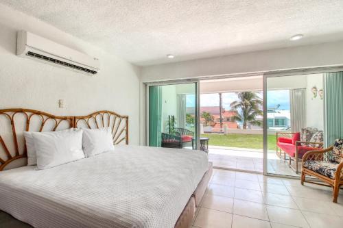 Zona Hotelera Hotel | Framboyan 5003 at Las Brisas