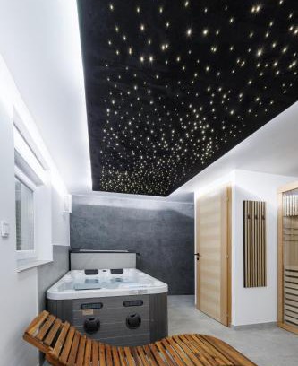Lopatinec Casa | Franc Holiday House With a Spacious Terrace, Hot Tub And Sauna