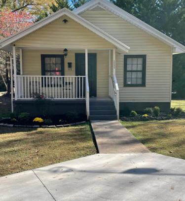 Clemson Casa | Frank Howard 111 Farmhouse