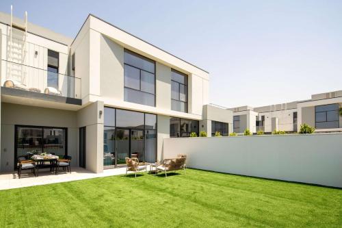 Dubai Villa | Frank Porter - Murooj Al Furjan West