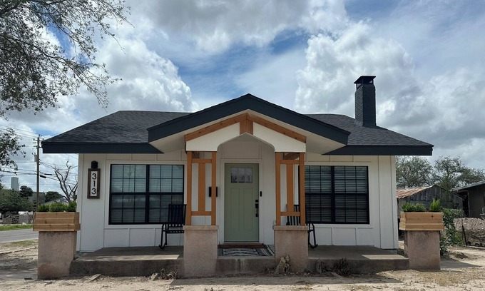 Amistad National Recreational Area Casa | Frank's Casita Blanca