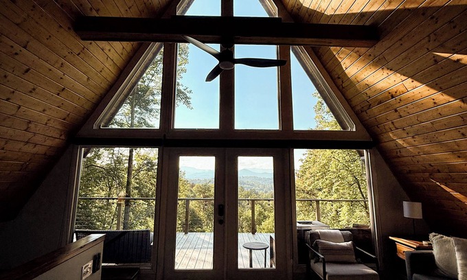Franklin Casa | Franklin A-Frame with Hot Tub and Mountain Views - NEW TO VRBO!
