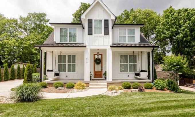 Franklin Casa | Franklin Bunkhouse- New Home in Historic Franklin