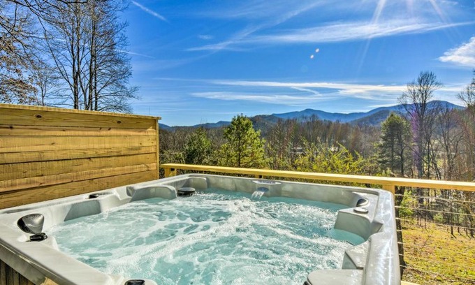 Franklin Casa | Franklin Home with Hot Tub and Mtn Views!