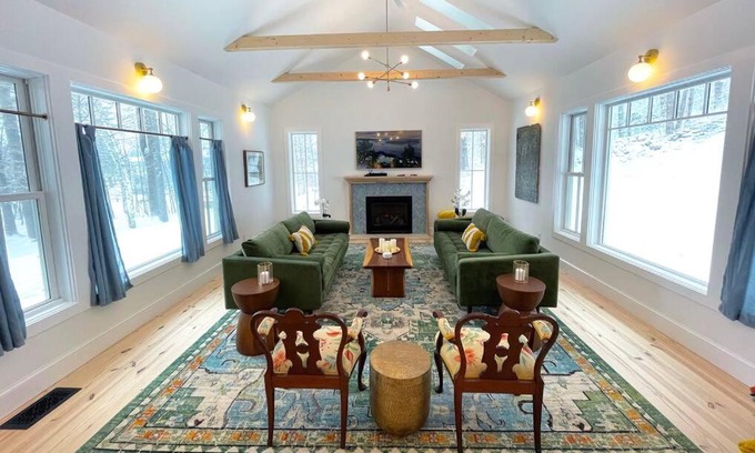 Manchester Casa | Franklin luxury Chalet w/guest house