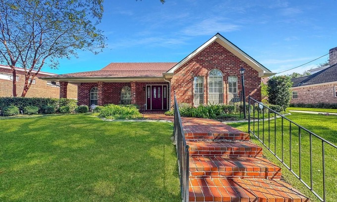 Gentilly Terrace Casa | Franklin Manor- Just minutes away from the French Quarter and Lake Pontchartrain