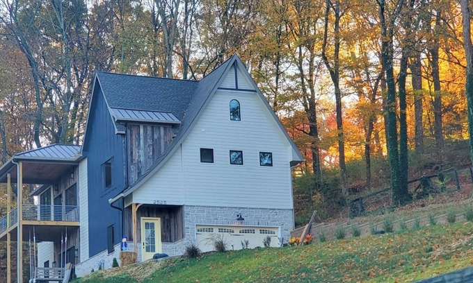 Franklin Casa | Franklin Modern Farmhouse 5 Acre Newly Built