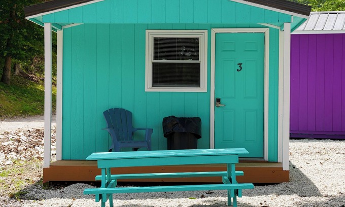Sunrise Beach Cabina | Franky and Louie's Turquoise Cabin 3
